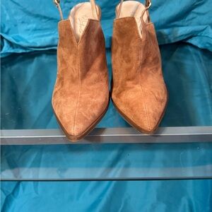 42 GOLD Tan Suede Mules